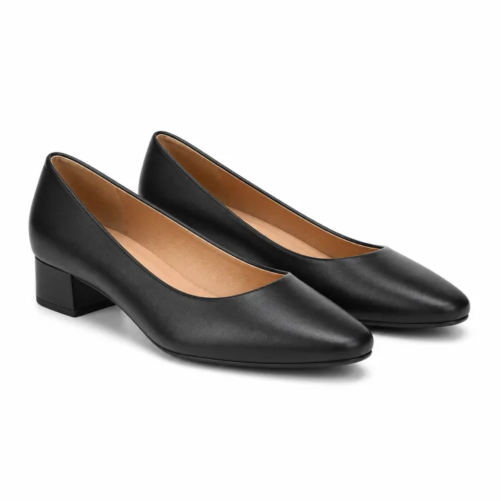 Black low heel shoes